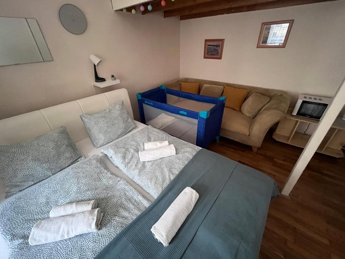 V57 Apartment Oktogon Budapest Eksteriør billede